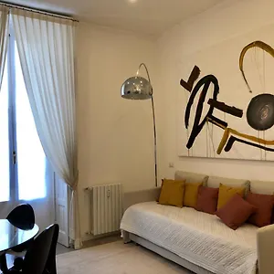 Casa Alberto Da Giussano, Elegante Bilocale In Centro Con Balcone Sul Parco Milan